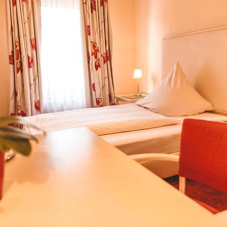 Hotel Loewen Eggenstein-Leopoldshafen Ngoại thất bức ảnh